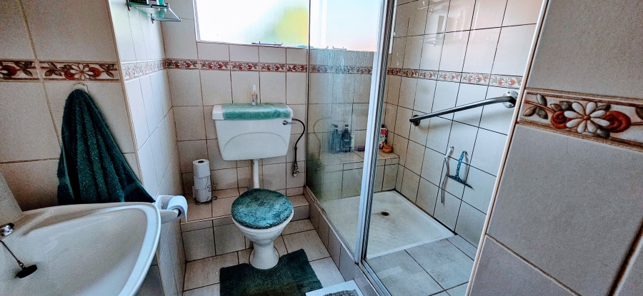 3 Bedroom Property for Sale in Three Rivers Proper Gauteng