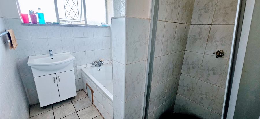 2 Bedroom Property for Sale in Three Rivers Proper Gauteng
