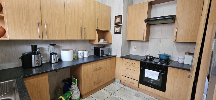 3 Bedroom Property for Sale in Three Rivers Proper Gauteng