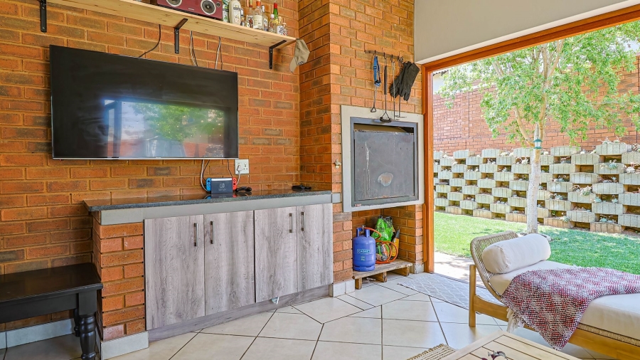 3 Bedroom Property for Sale in Rietvlei Ridge Country Estate Gauteng