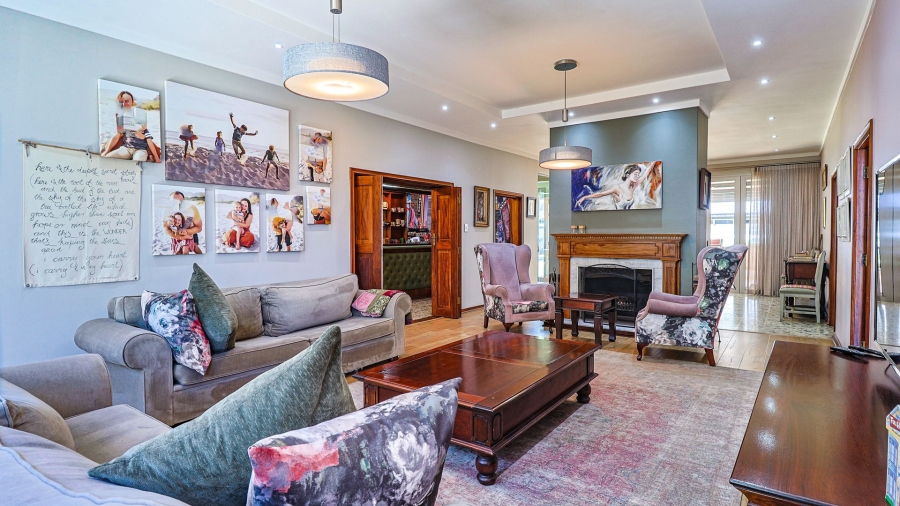 6 Bedroom Property for Sale in Waterkloof Estate Gauteng