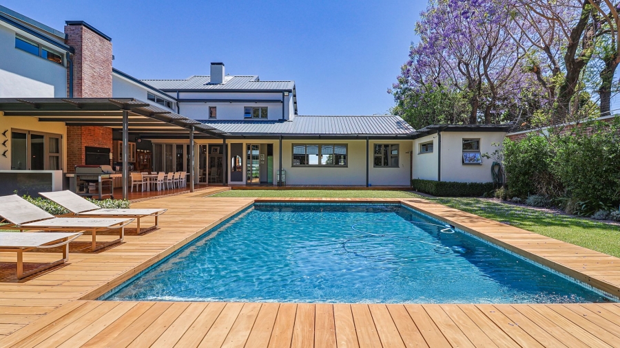 6 Bedroom Property for Sale in Waterkloof Estate Gauteng