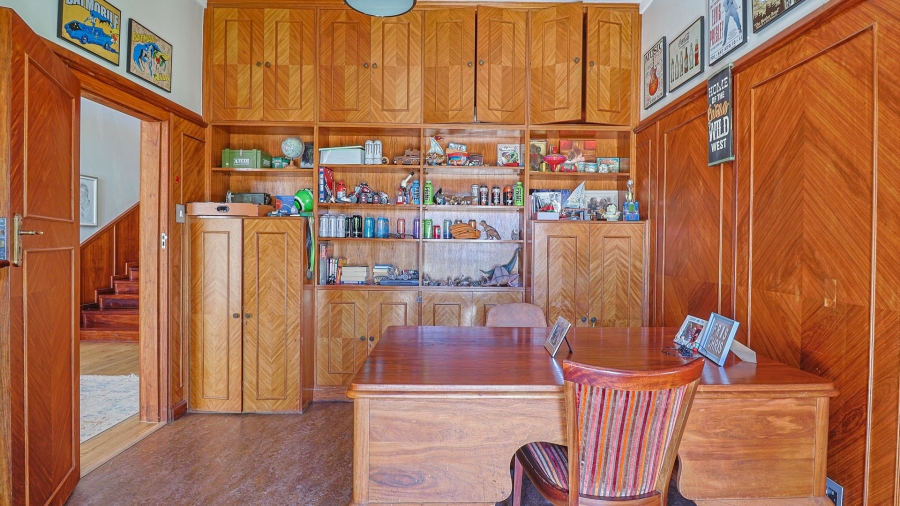 6 Bedroom Property for Sale in Waterkloof Estate Gauteng