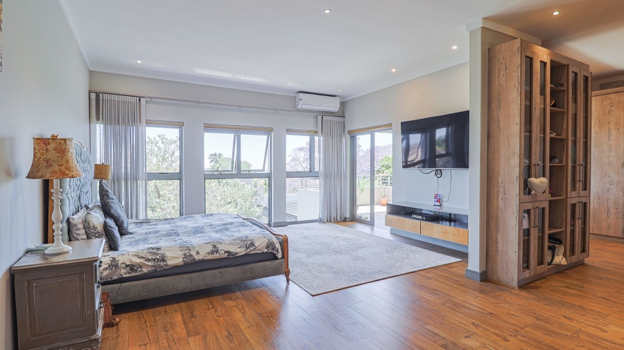 6 Bedroom Property for Sale in Waterkloof Estate Gauteng