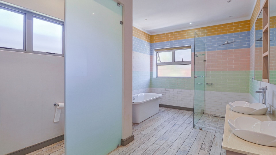 6 Bedroom Property for Sale in Waterkloof Estate Gauteng