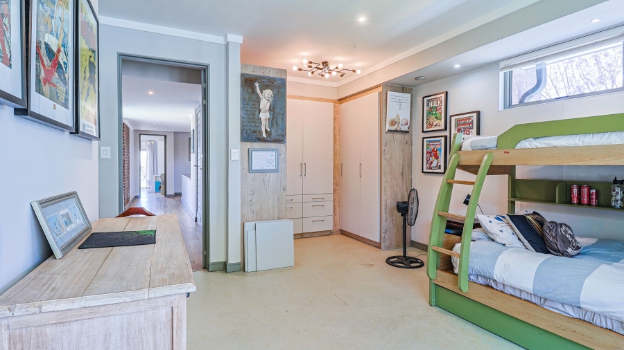 6 Bedroom Property for Sale in Waterkloof Estate Gauteng