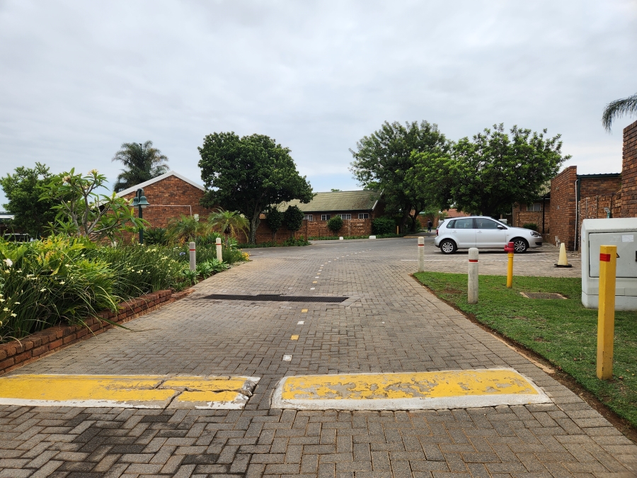 2 Bedroom Property for Sale in Elardus Park Gauteng