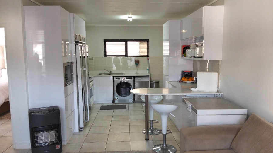 To Let 2 Bedroom Property for Rent in Linbro Park Gauteng