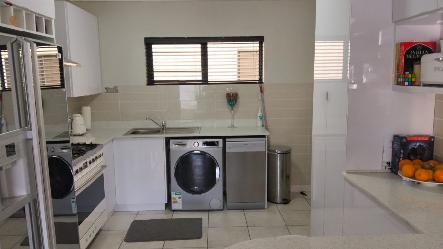 To Let 2 Bedroom Property for Rent in Linbro Park Gauteng