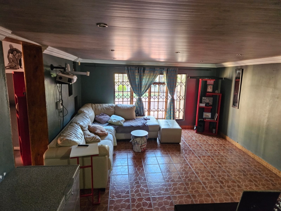 To Let 4 Bedroom Property for Rent in Vanderbijlpark SE 2 Gauteng