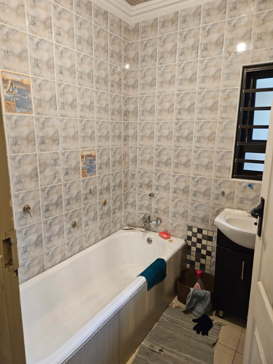 To Let 4 Bedroom Property for Rent in Vanderbijlpark SE 2 Gauteng