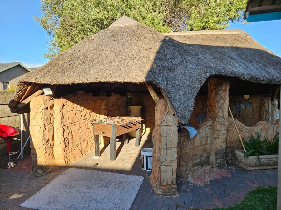 To Let 4 Bedroom Property for Rent in Vanderbijlpark SE 2 Gauteng