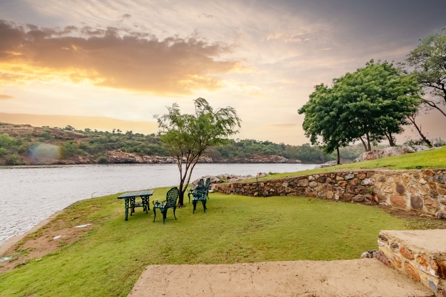 16 Bedroom Property for Sale in Vaaloewer Gauteng