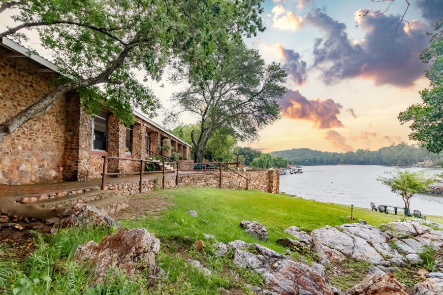 16 Bedroom Property for Sale in Vaaloewer Gauteng