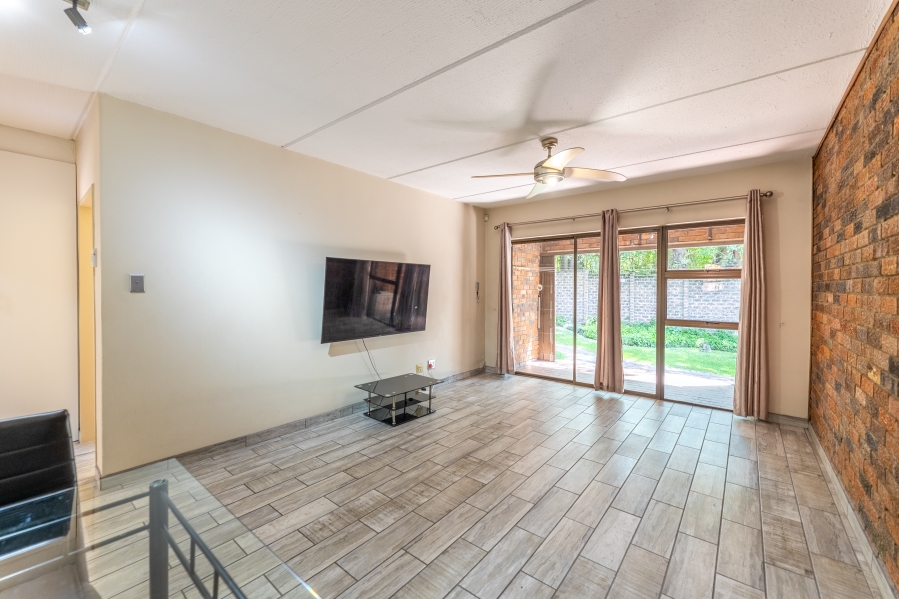 2 Bedroom Property for Sale in Buccleuch Gauteng