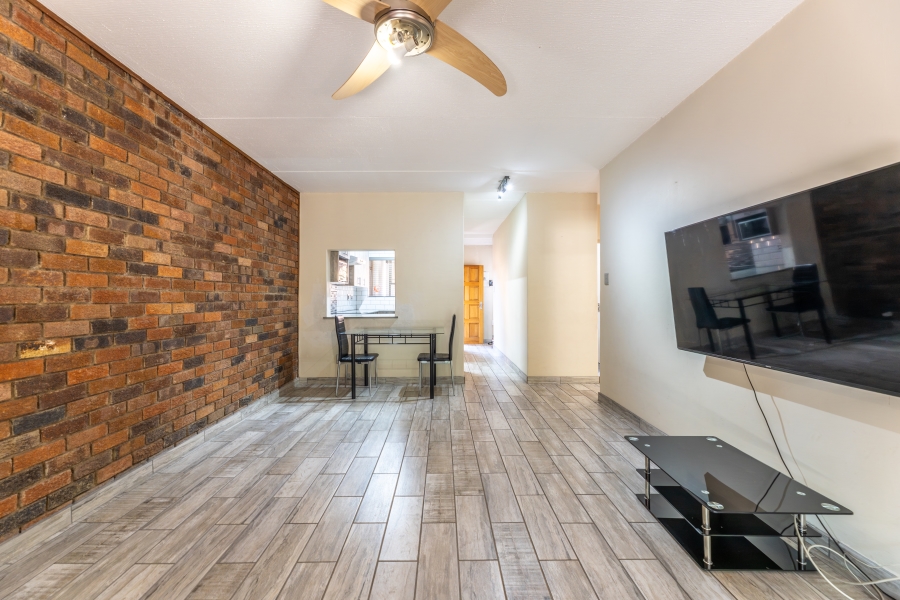 2 Bedroom Property for Sale in Buccleuch Gauteng