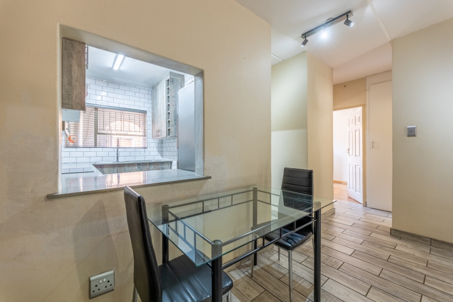 2 Bedroom Property for Sale in Buccleuch Gauteng