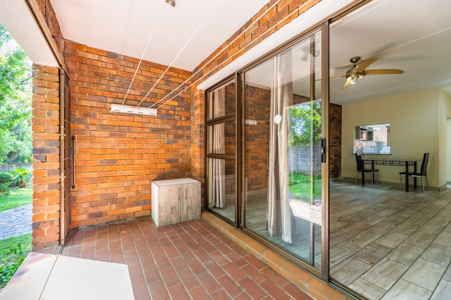 2 Bedroom Property for Sale in Buccleuch Gauteng