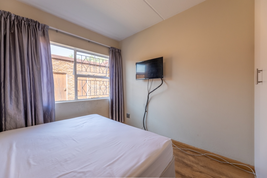 2 Bedroom Property for Sale in Buccleuch Gauteng