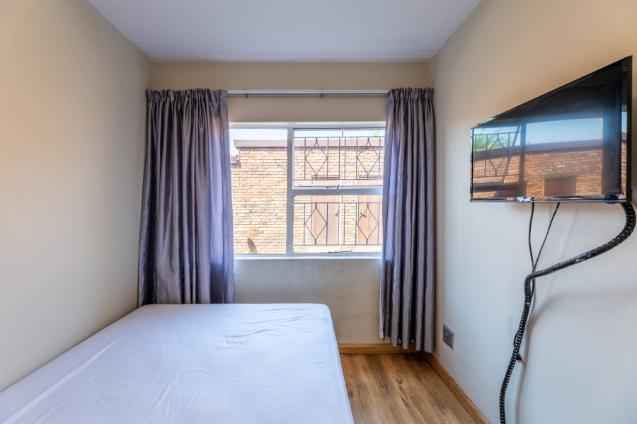 2 Bedroom Property for Sale in Buccleuch Gauteng