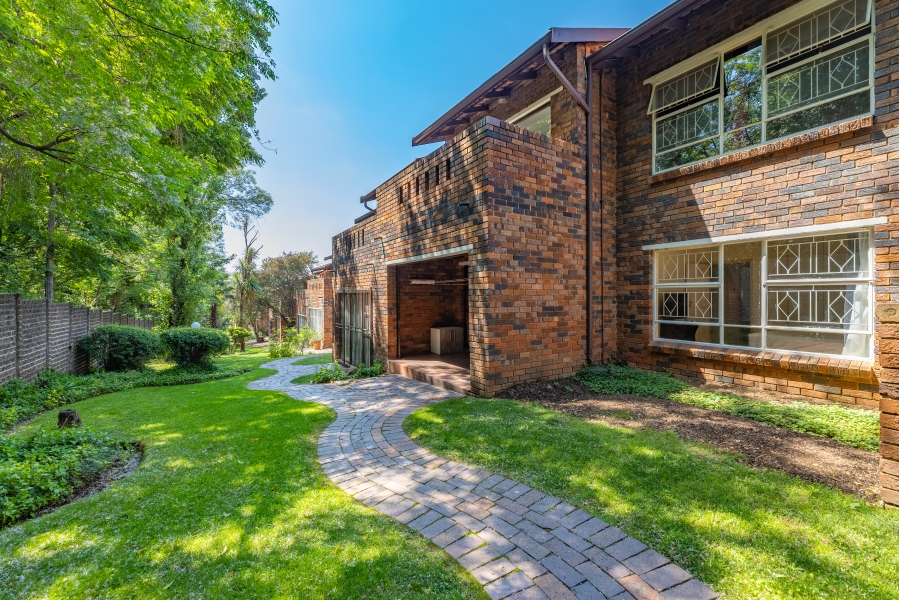 2 Bedroom Property for Sale in Buccleuch Gauteng