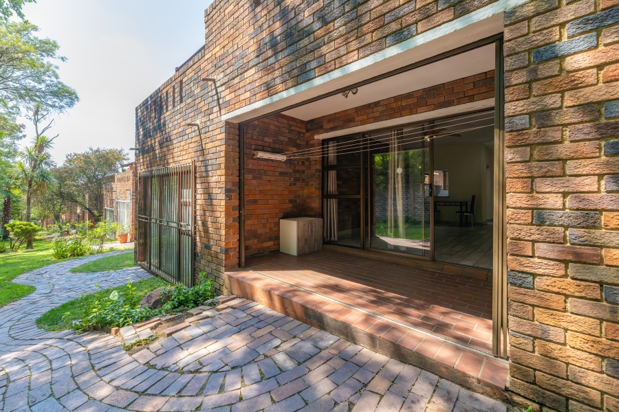 2 Bedroom Property for Sale in Buccleuch Gauteng