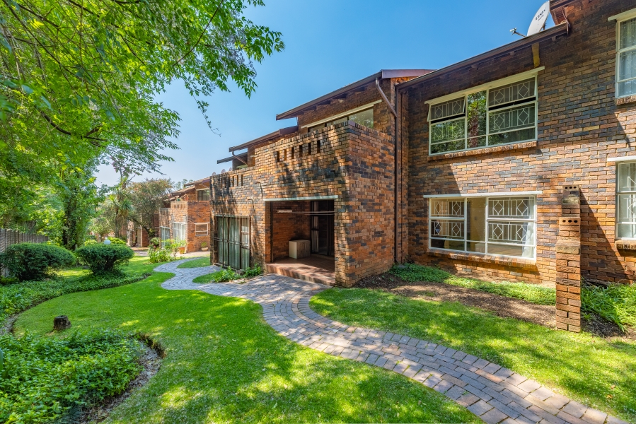 2 Bedroom Property for Sale in Buccleuch Gauteng