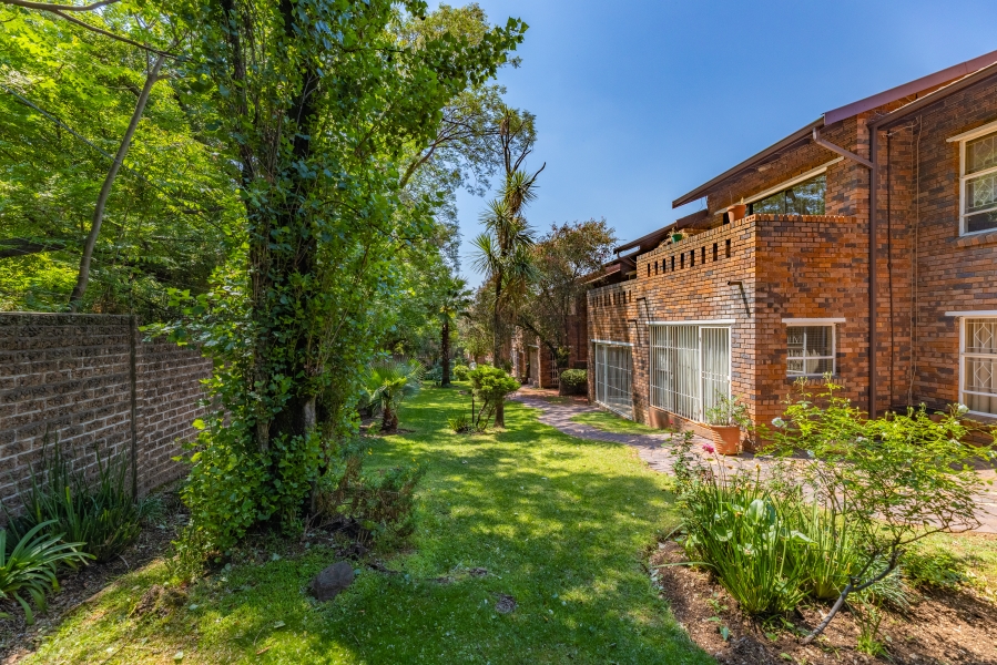 2 Bedroom Property for Sale in Buccleuch Gauteng