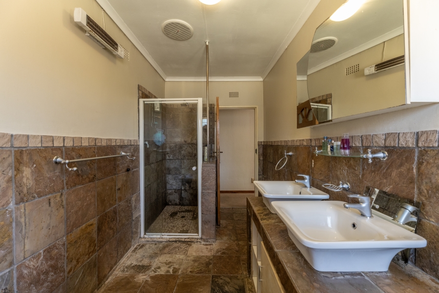 3 Bedroom Property for Sale in Buccleuch Gauteng