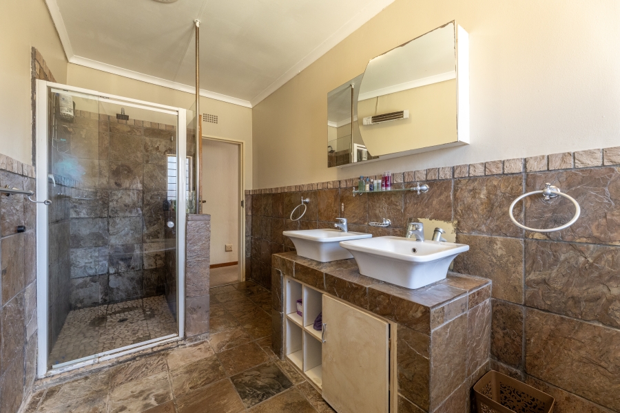 3 Bedroom Property for Sale in Buccleuch Gauteng