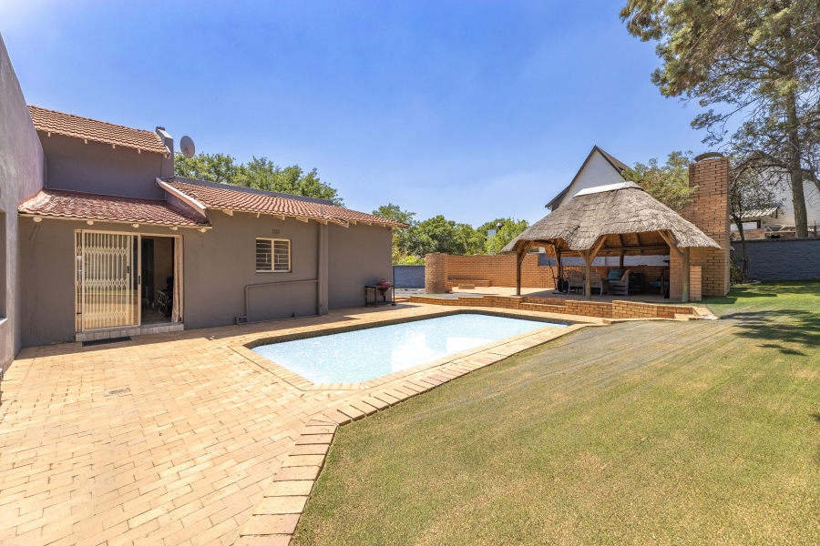 3 Bedroom Property for Sale in Buccleuch Gauteng