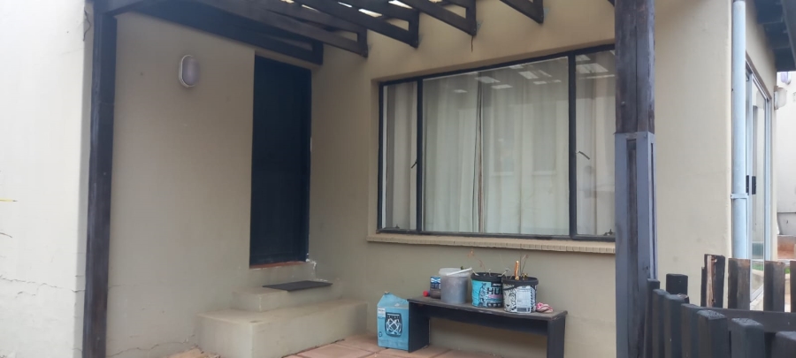 To Let 1 Bedroom Property for Rent in Blairgowrie Gauteng