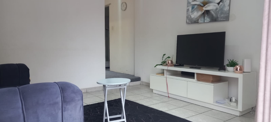 To Let 1 Bedroom Property for Rent in Blairgowrie Gauteng