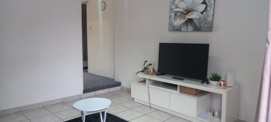 To Let 1 Bedroom Property for Rent in Blairgowrie Gauteng