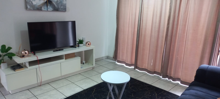 To Let 1 Bedroom Property for Rent in Blairgowrie Gauteng