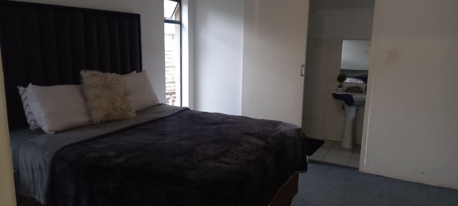 To Let 1 Bedroom Property for Rent in Blairgowrie Gauteng