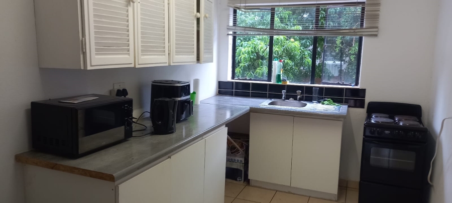 To Let 1 Bedroom Property for Rent in Blairgowrie Gauteng
