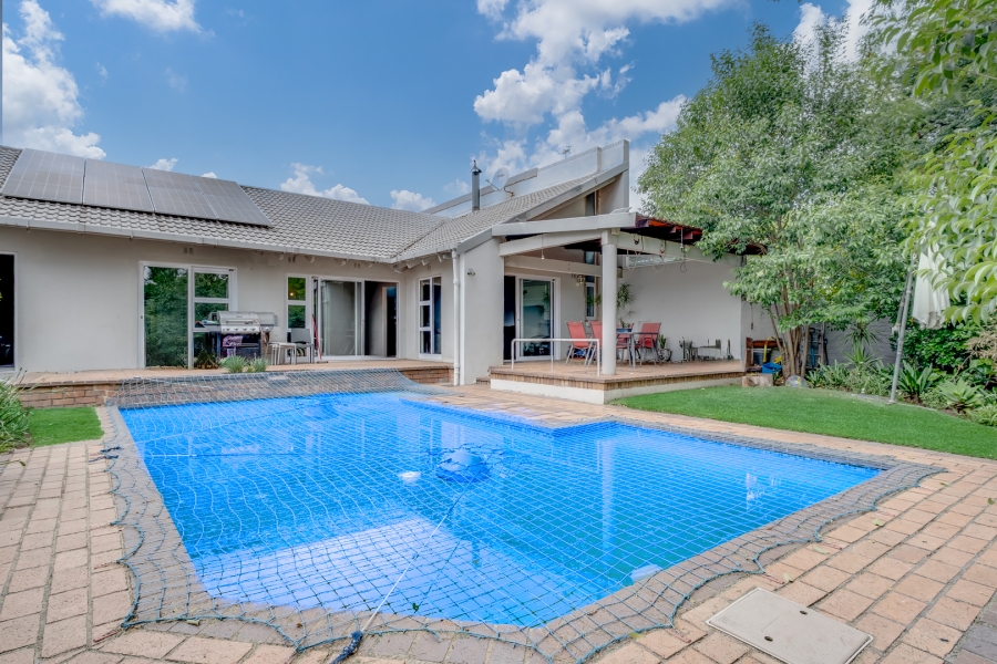 3 Bedroom Property for Sale in Lonehill Gauteng