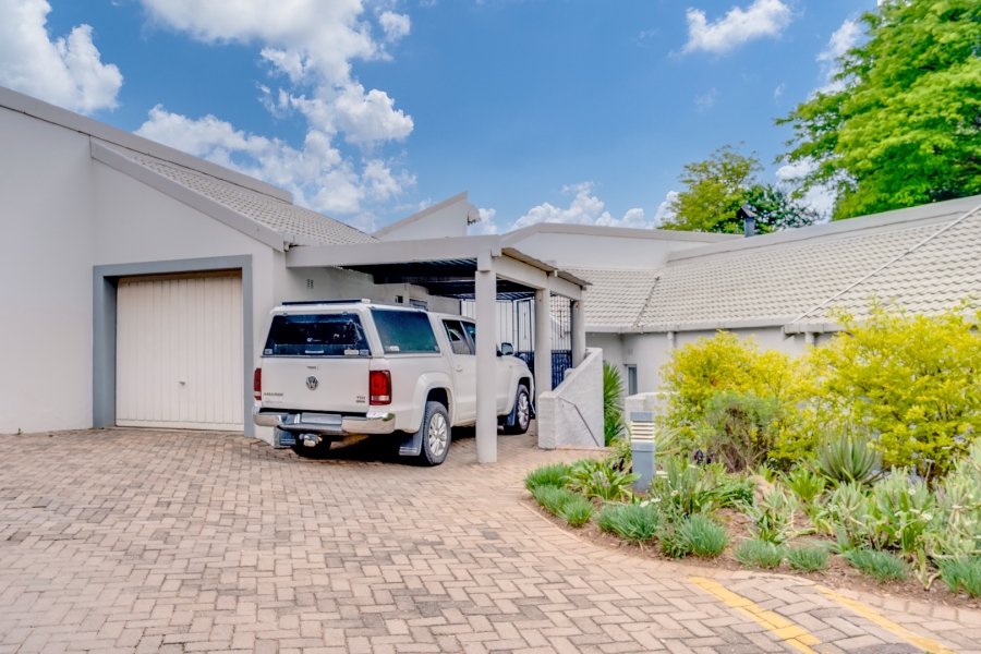 3 Bedroom Property for Sale in Lonehill Gauteng