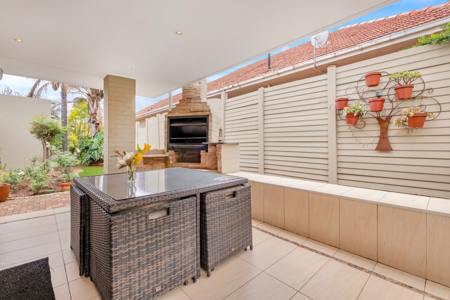 3 Bedroom Property for Sale in Linden Gauteng