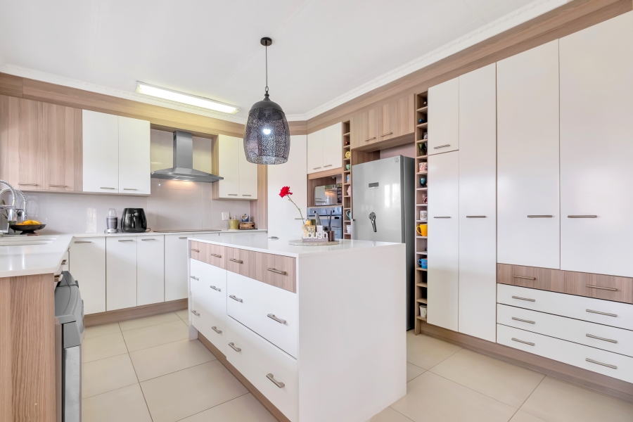 3 Bedroom Property for Sale in Linden Gauteng