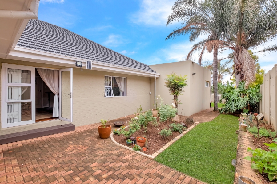 3 Bedroom Property for Sale in Linden Gauteng