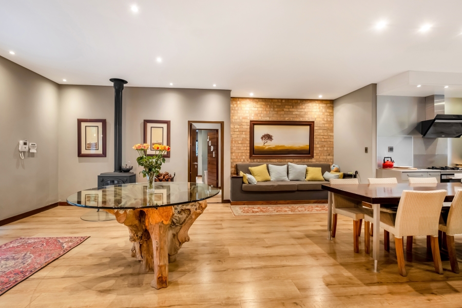 6 Bedroom Property for Sale in Linden Gauteng