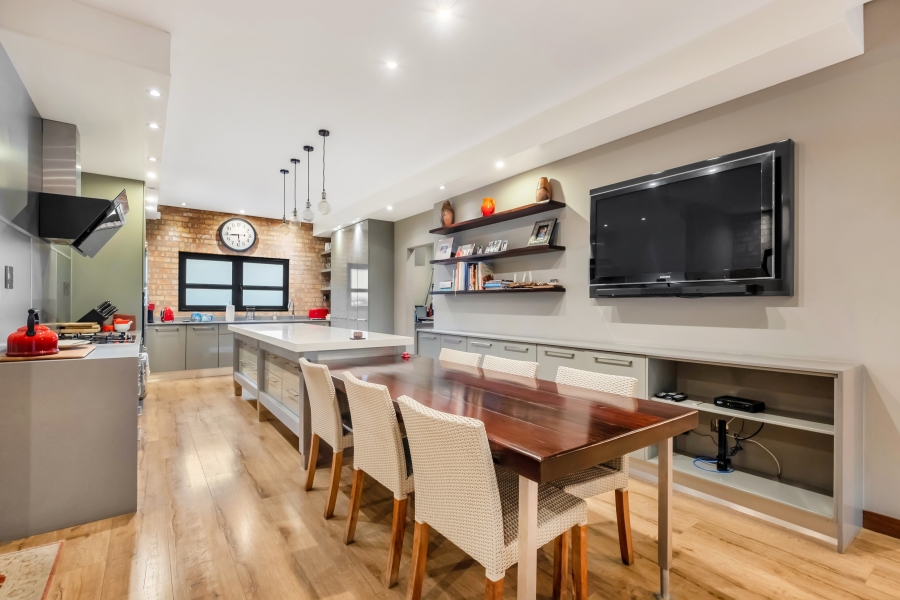 6 Bedroom Property for Sale in Linden Gauteng