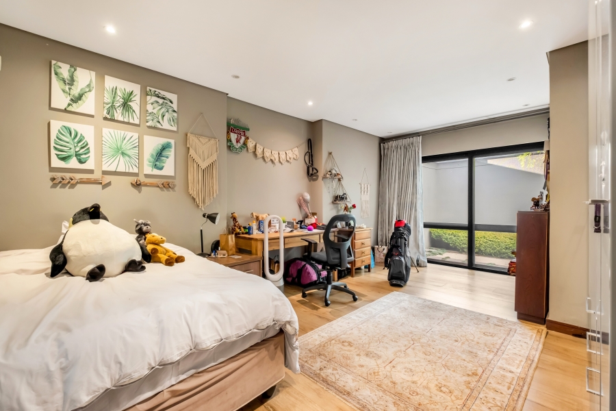 6 Bedroom Property for Sale in Linden Gauteng