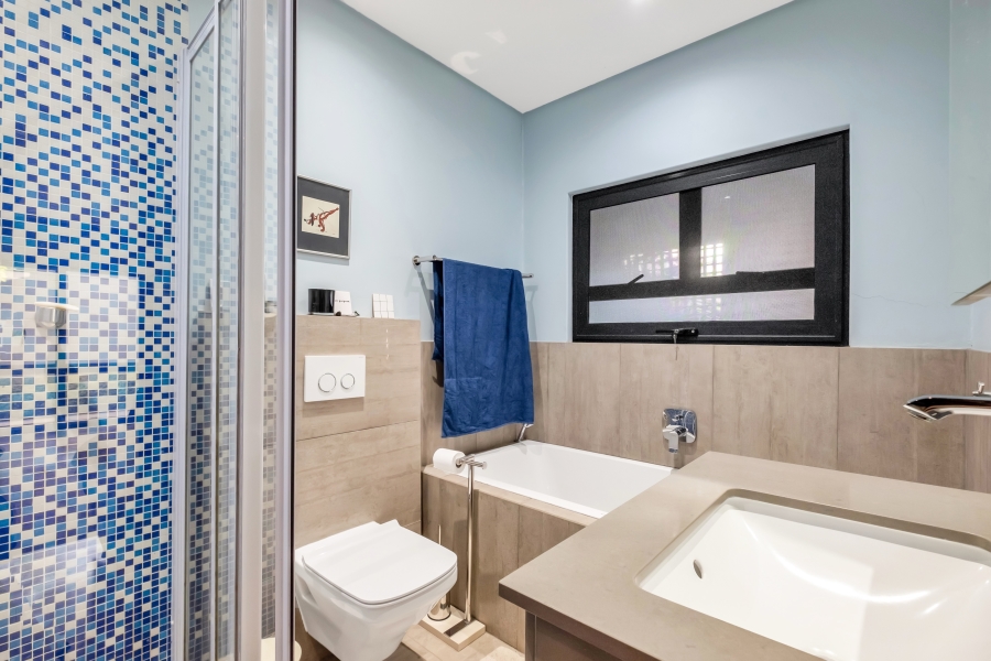 6 Bedroom Property for Sale in Linden Gauteng