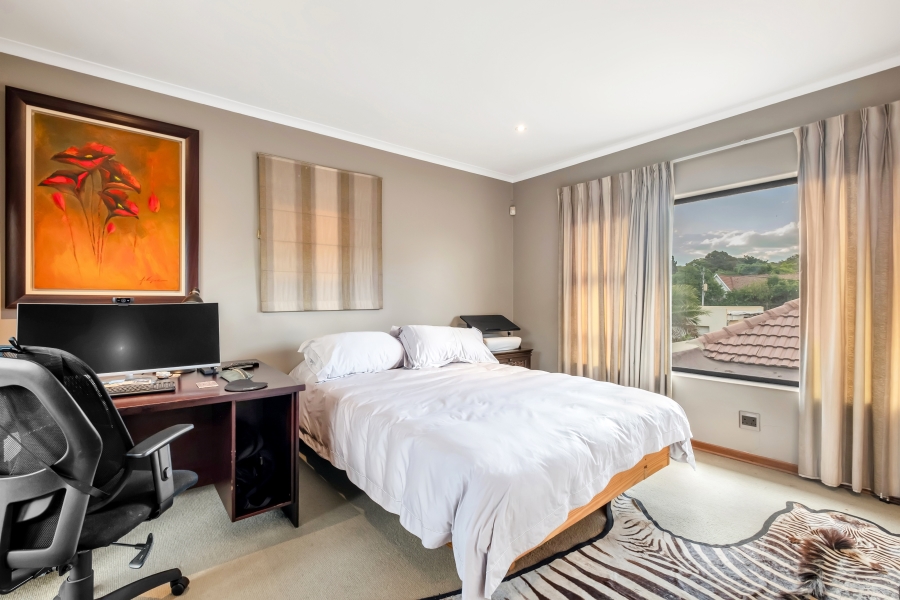 6 Bedroom Property for Sale in Linden Gauteng