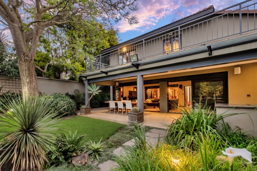 6 Bedroom Property for Sale in Linden Gauteng