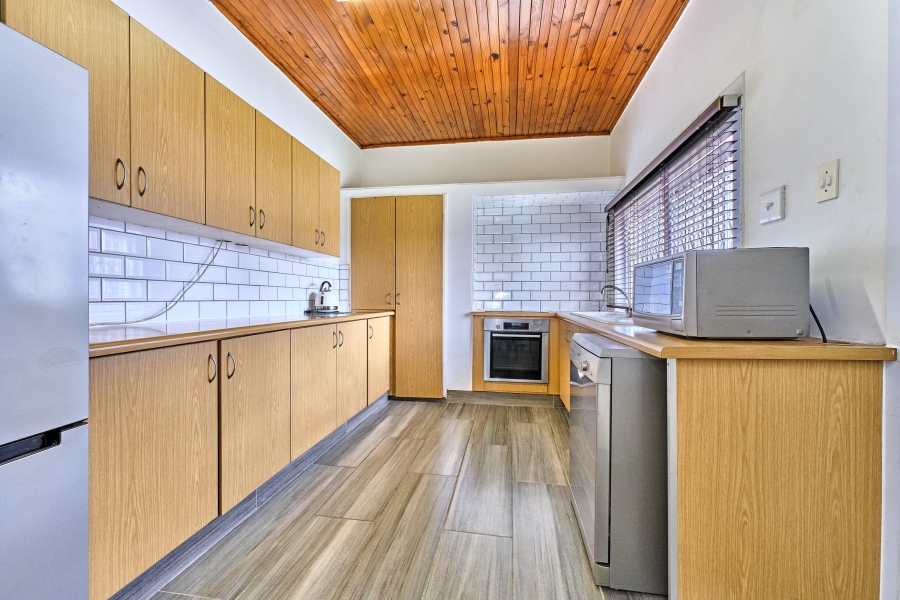 4 Bedroom Property for Sale in Lakeside Gauteng