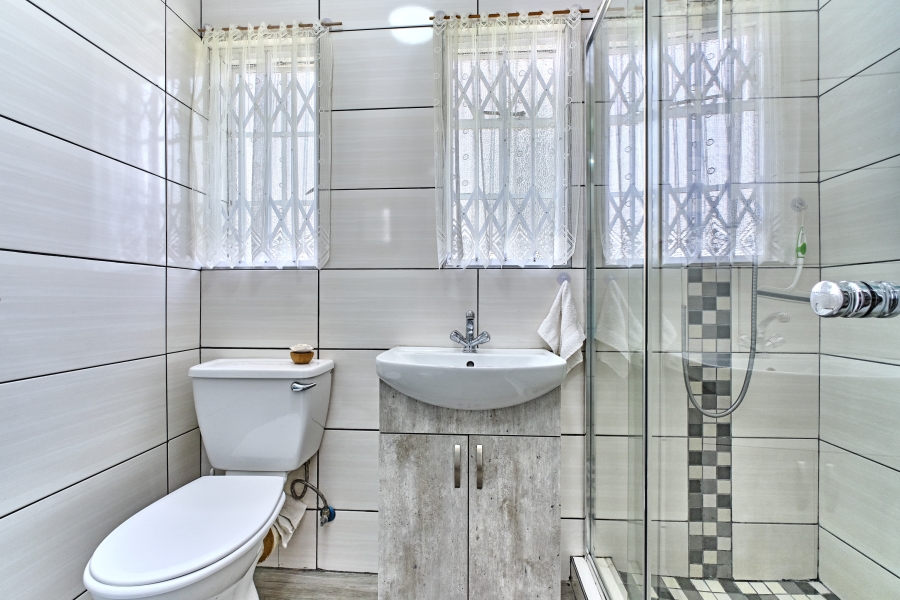 4 Bedroom Property for Sale in Lakeside Gauteng